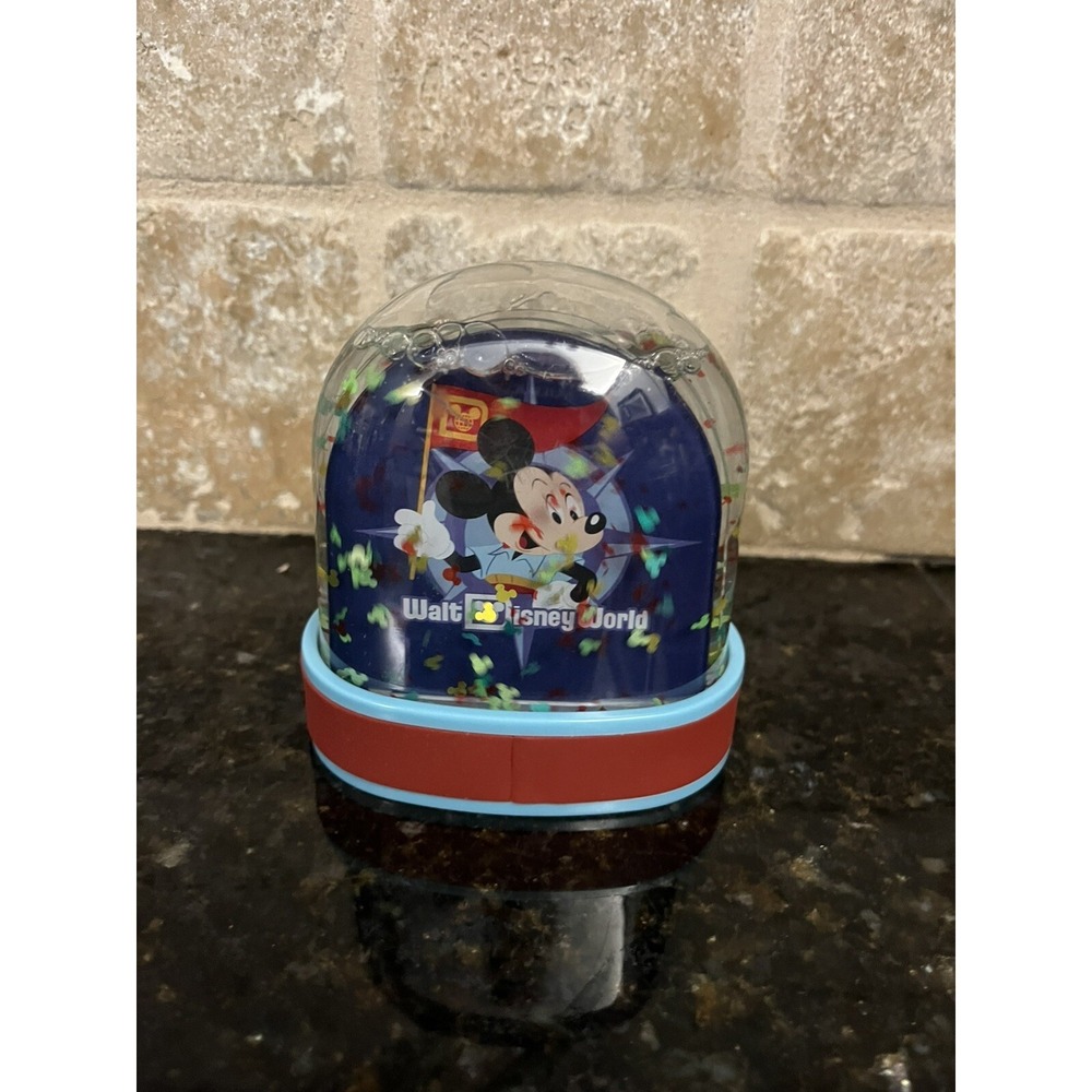 Walt Disney World 2020 SnowGlobe Mickey Mouse & Friends Parks Goofy NEW - Picture 4 of 5